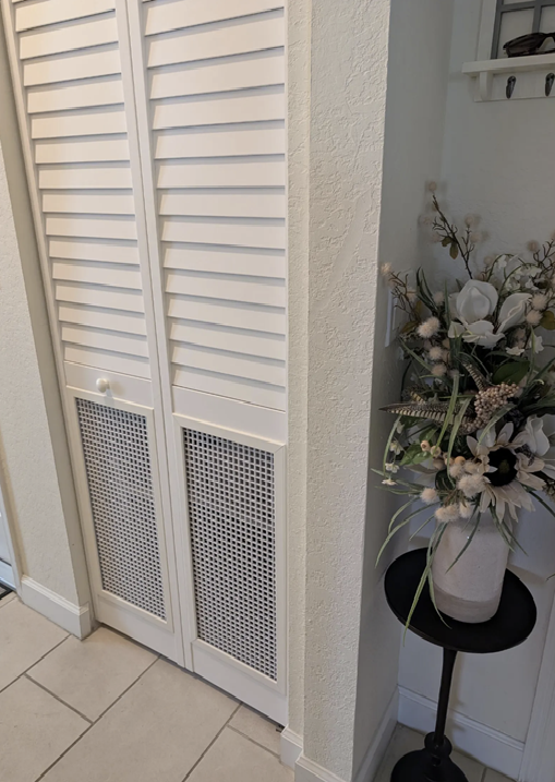 Bi-Fold Door 30" x 80" - Image 2